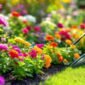 Jardin coloré avec un jardinier au travail.